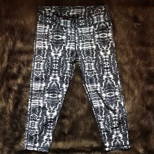 Cropped work out pants